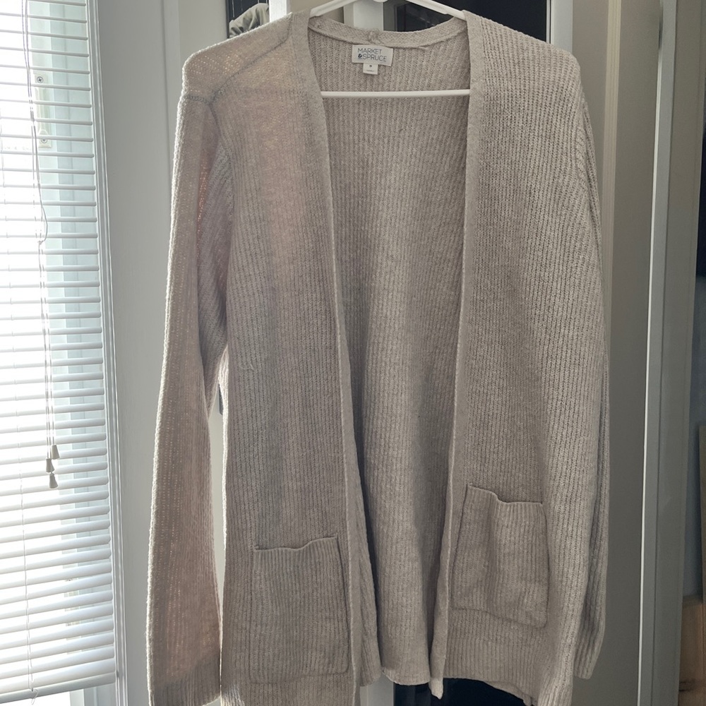 Comfy cardigan to wear for lounging or work! Worn once. Bought on Stitch Fix.